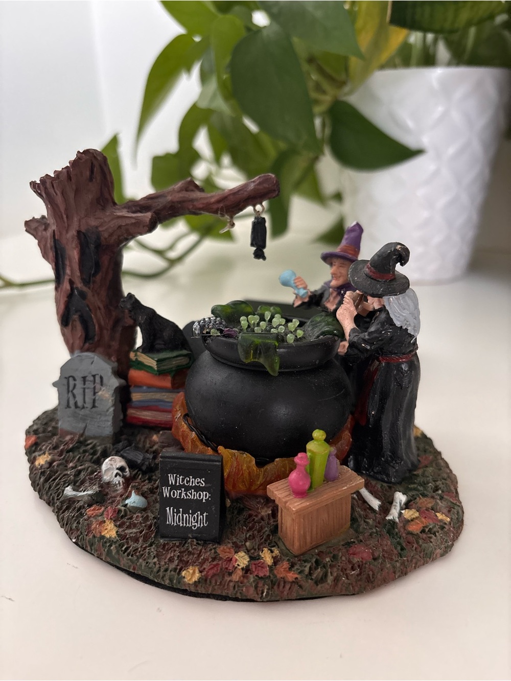 Lemax Witches Midnight Brew Workshop Light-up Battery Powered
